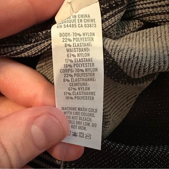 Offline by aerie Gray &‎ White Striped Mid Rise 7/8 Ankle Leggings Sz S NEW - Picture 7 of 11